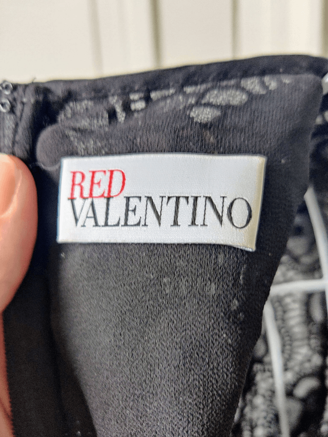 Robe dentelle noire Valentino T38